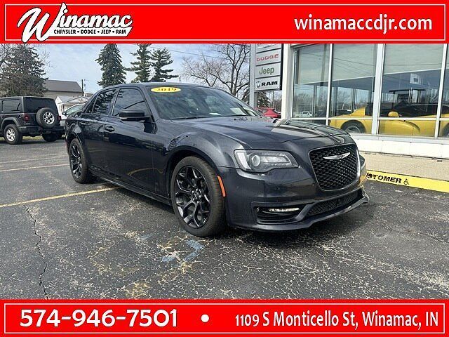 2019 CHRYSLER 300