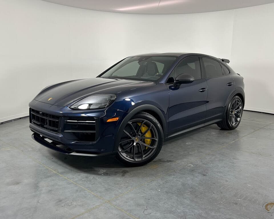 2024 PORSCHE Cayenne