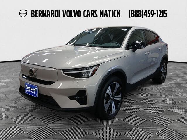 2023 VOLVO C40