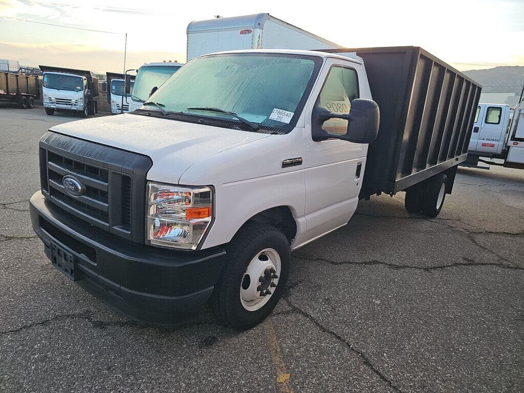 2025 FORD E-350