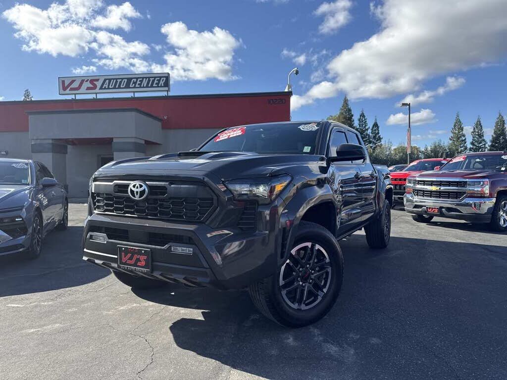 2024 TOYOTA Tacoma