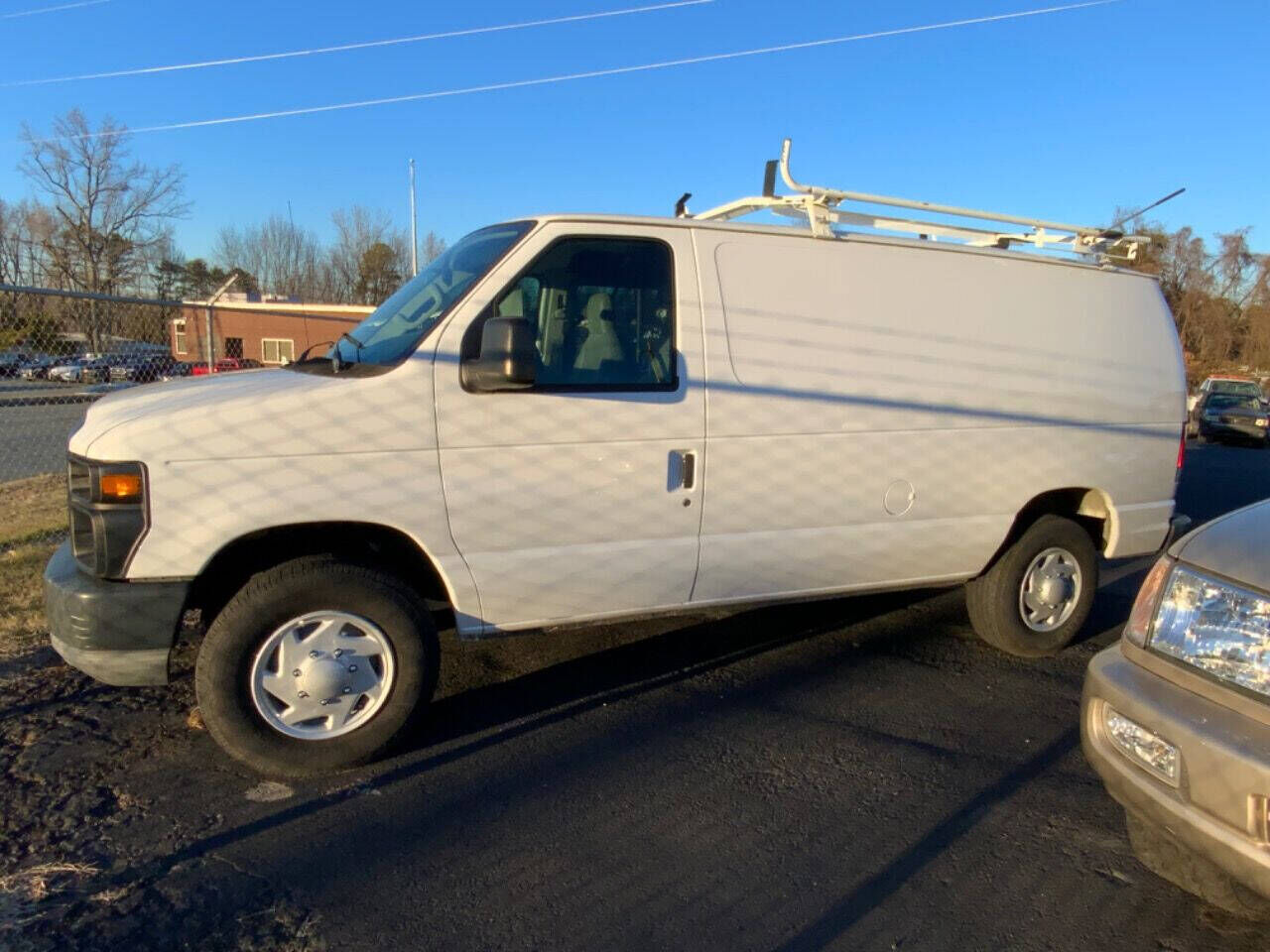 2011 FORD E-250