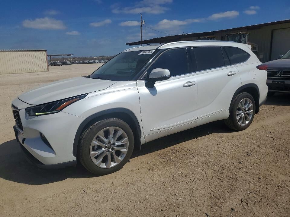 2022 TOYOTA Highlander