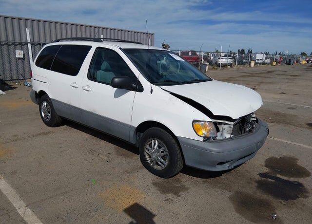 2001 TOYOTA Sienna
