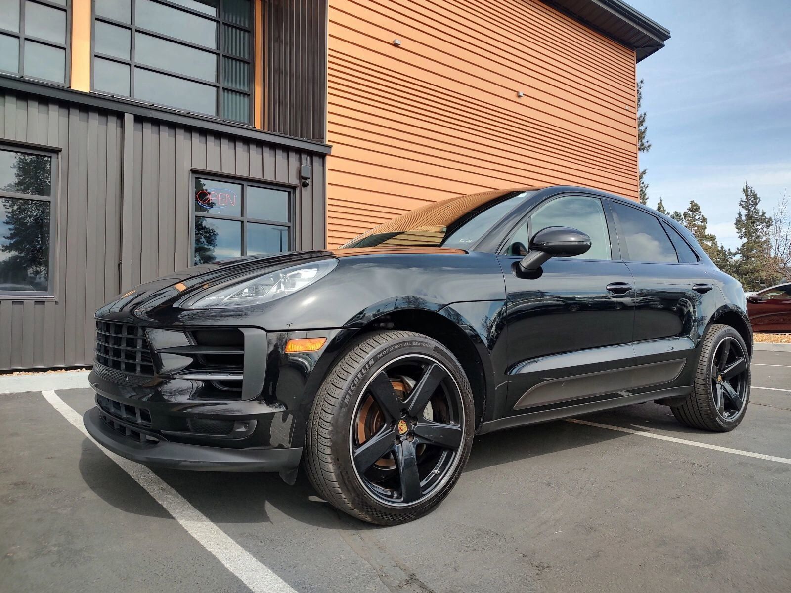 2021 PORSCHE Macan