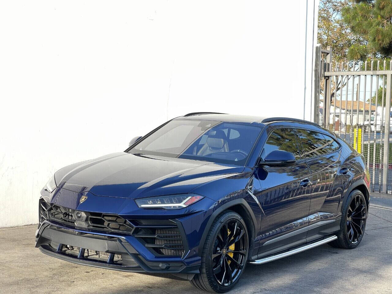 2019 LAMBORGHINI URUS