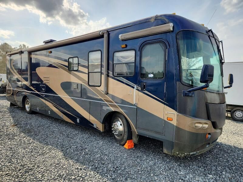 2005 FREIGHTLINER XC-S Straight Rail Rear Engine Motor Home Chassis