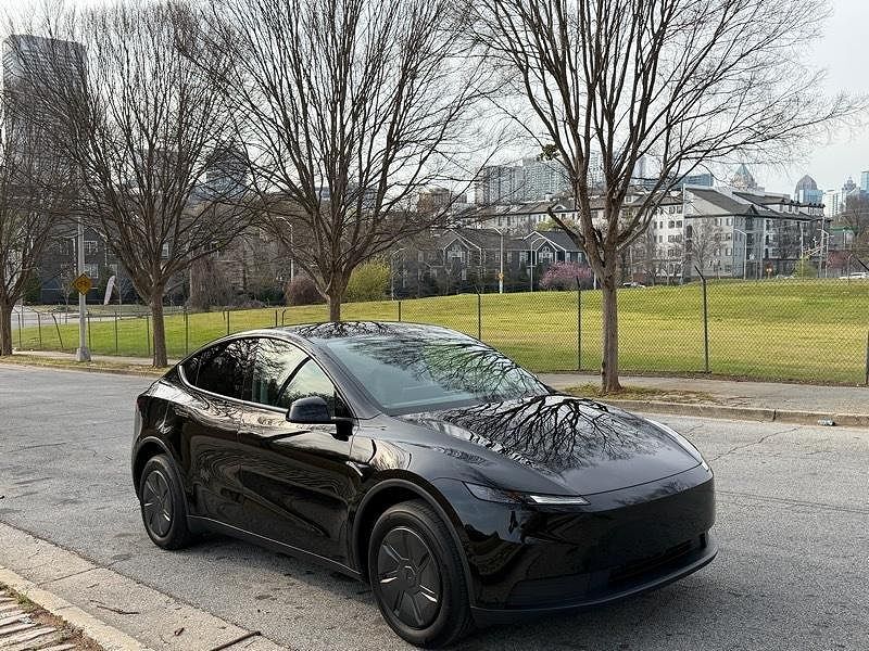 2026 TESLA Model Y
