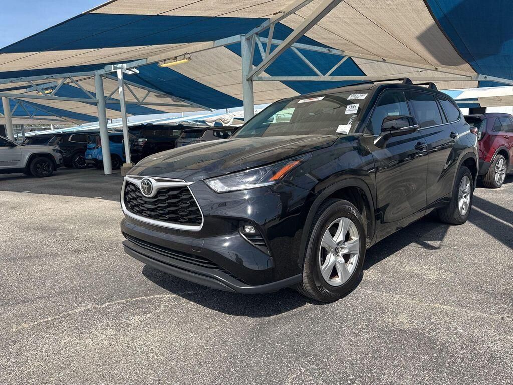 2022 TOYOTA Highlander