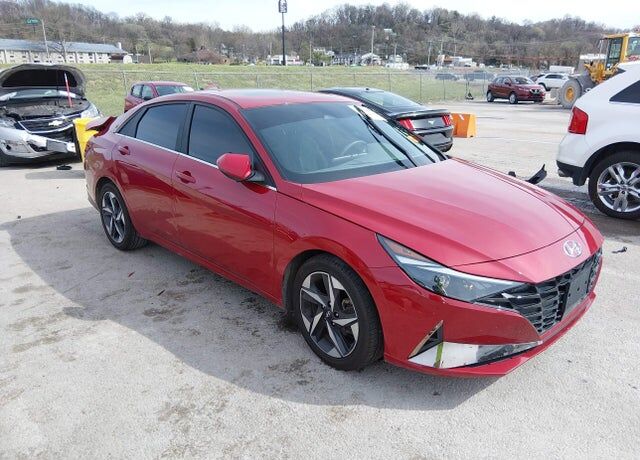 2022 HYUNDAI Elantra