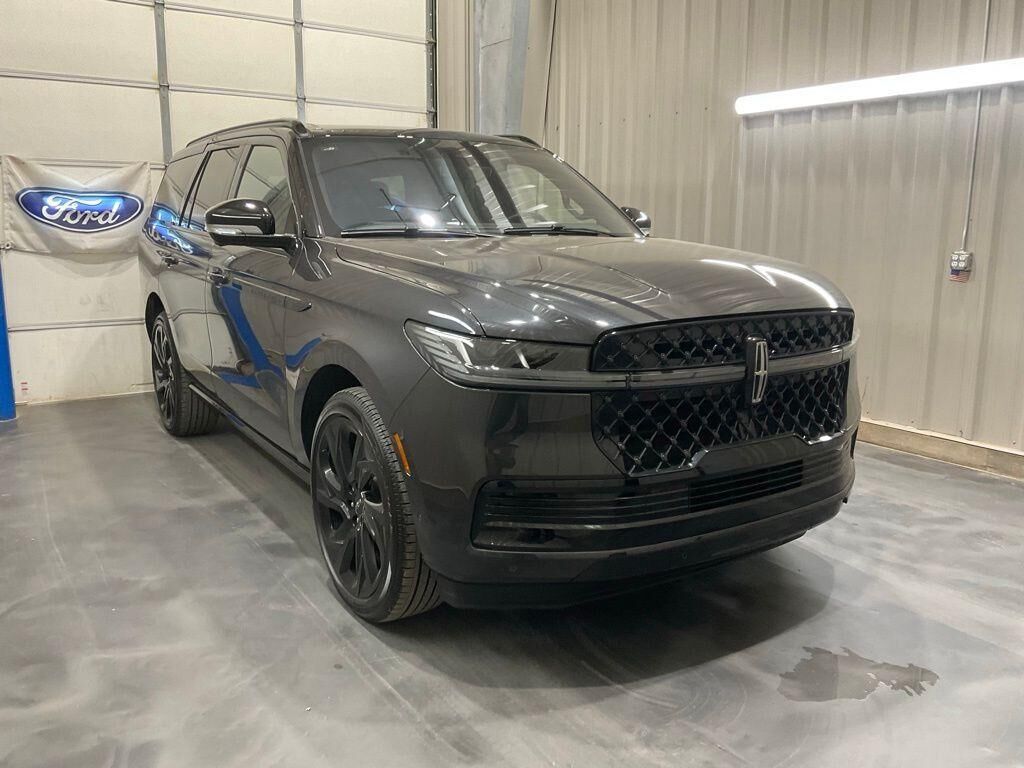 2025 LINCOLN Navigator