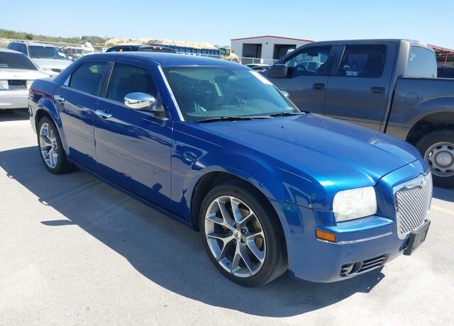 2010 CHRYSLER 300