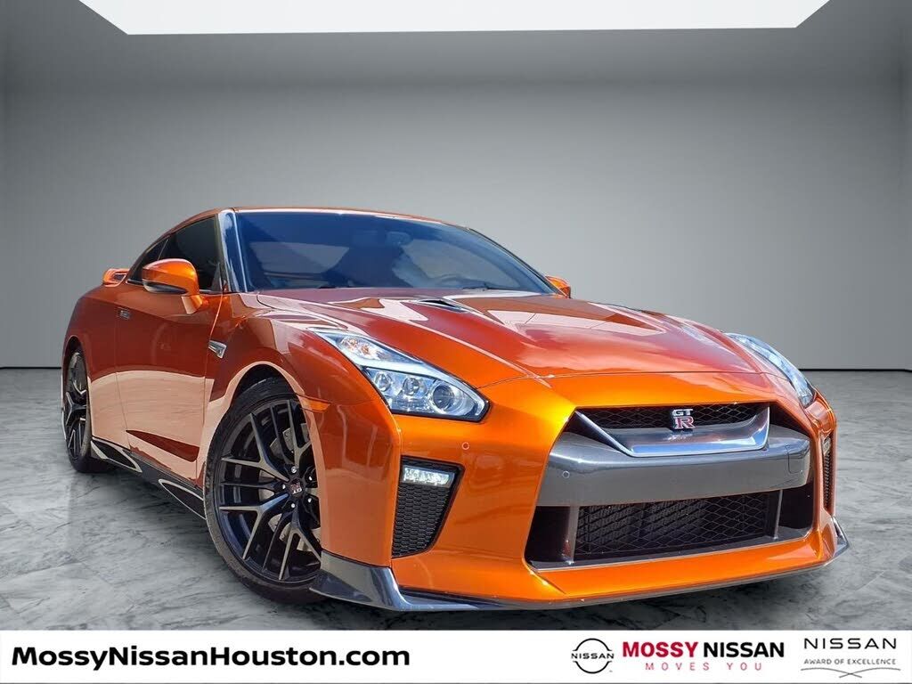 2018 NISSAN GT-R