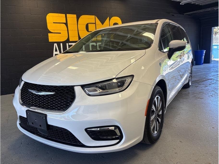 2023 CHRYSLER Pacifica