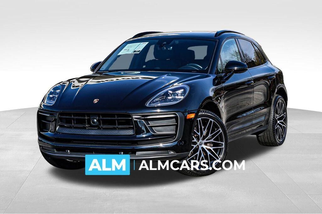 2023 PORSCHE Macan