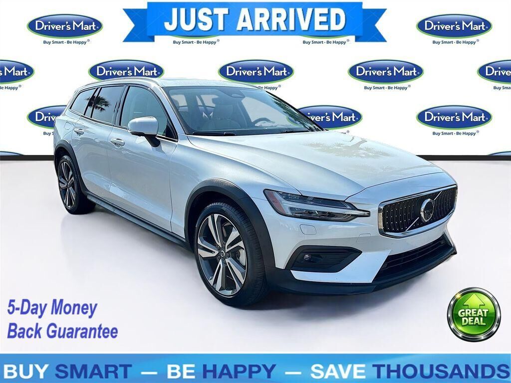 2025 VOLVO V60CC