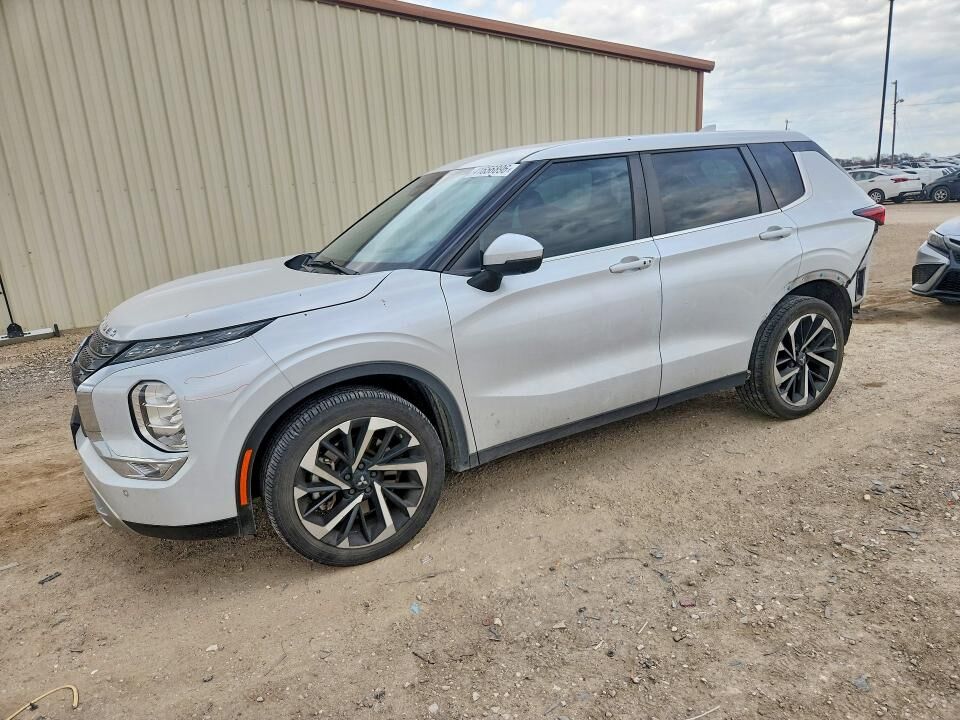 2023 MITSUBISHI Outlander
