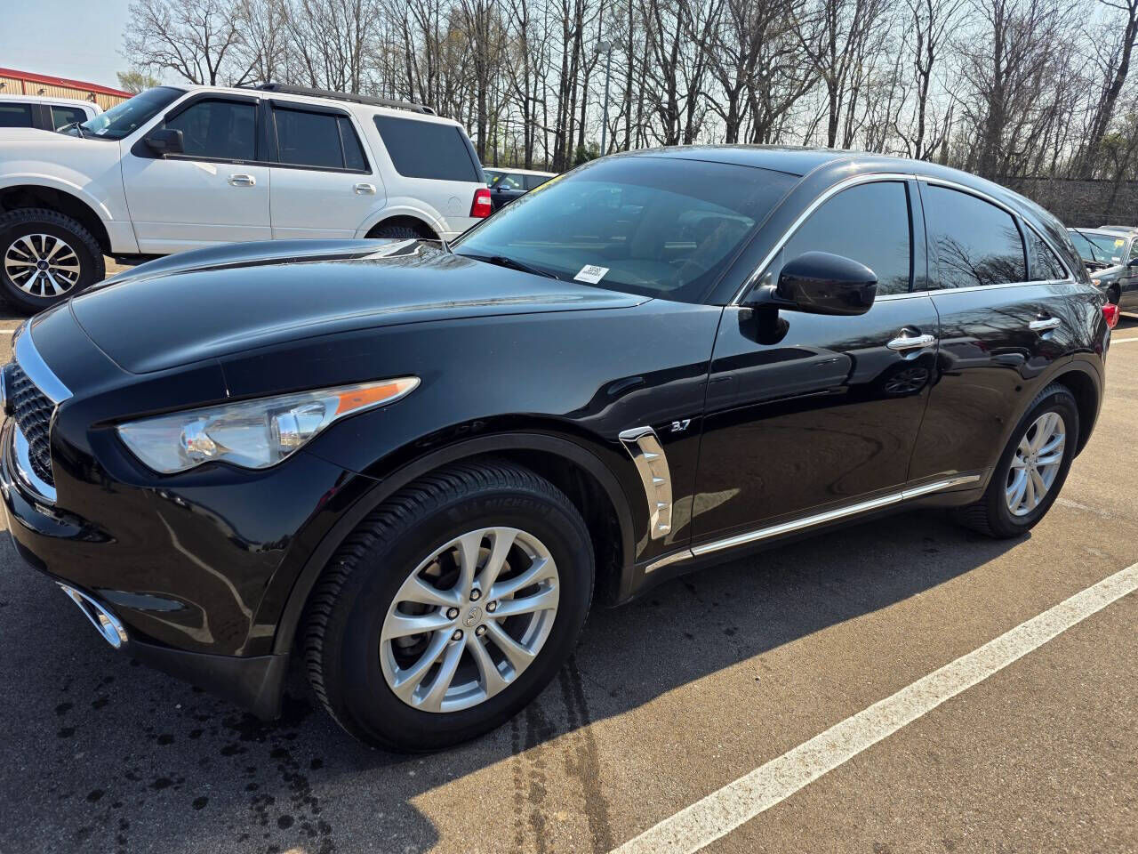 2017 INFINITI QX70