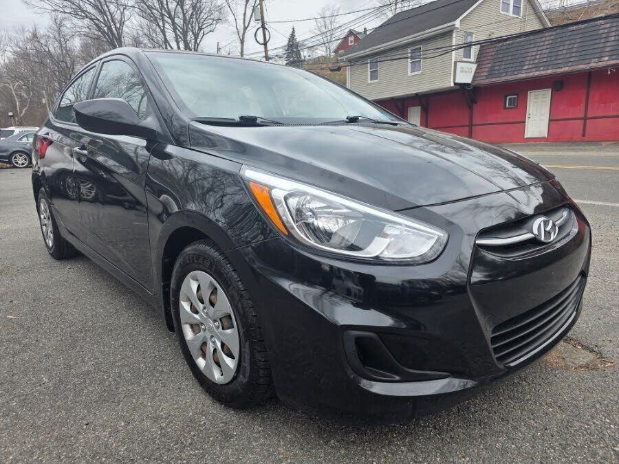 2016 HYUNDAI Accent