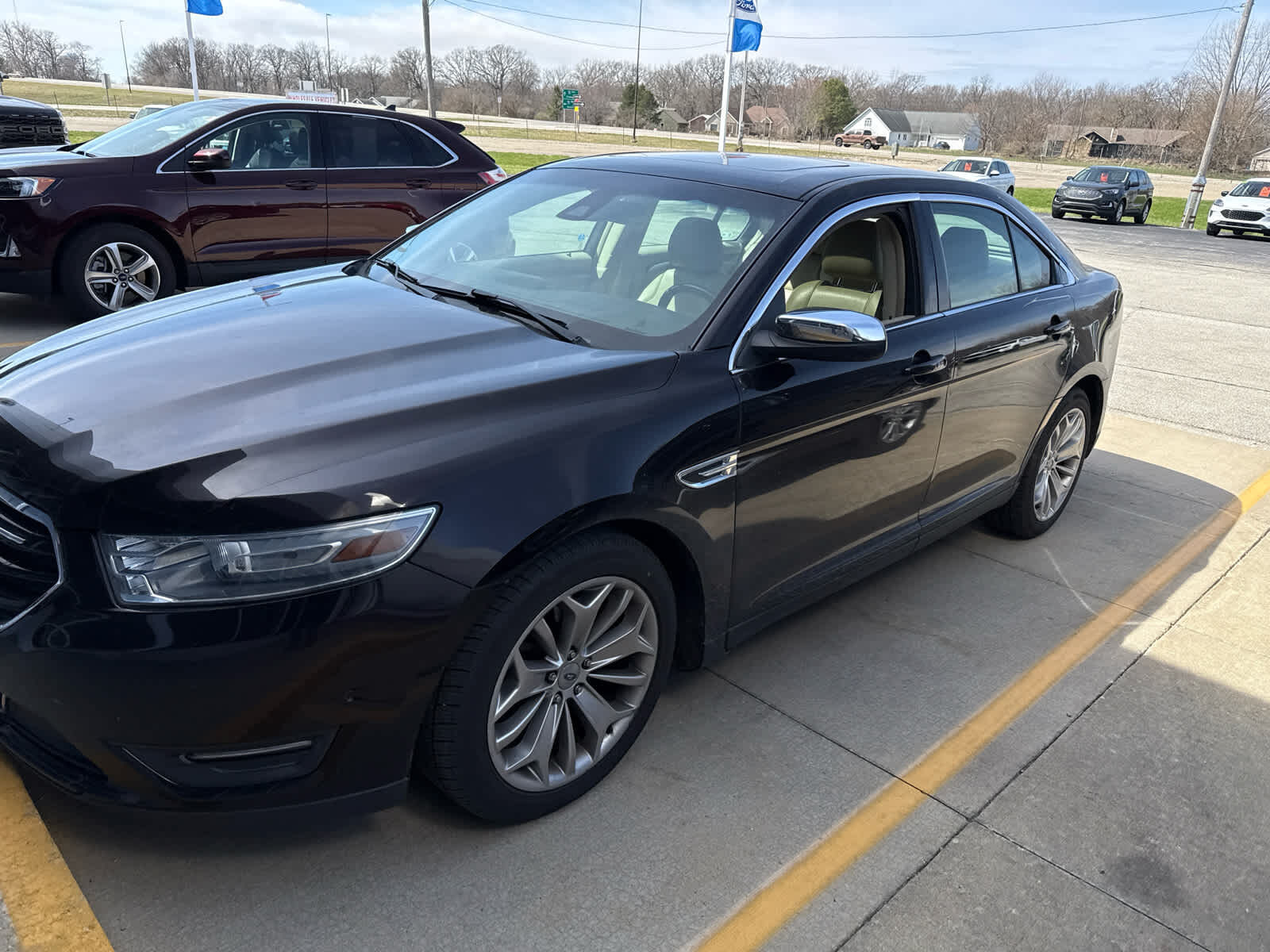 2013 FORD Taurus