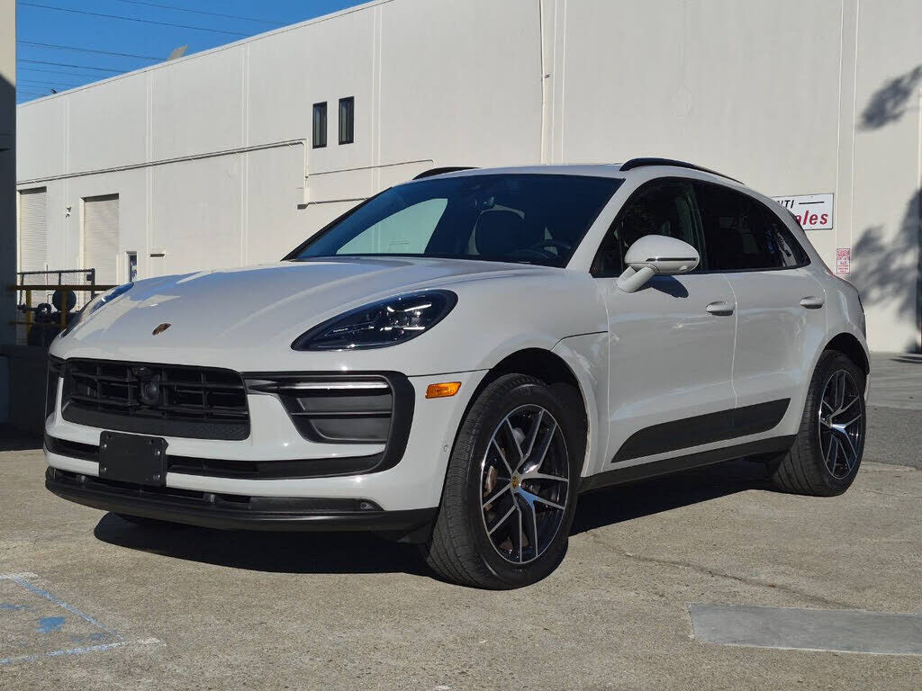 2023 PORSCHE Macan