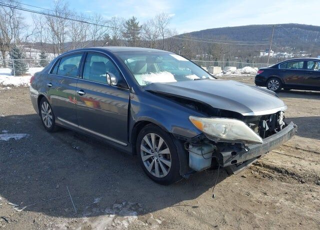 2011 TOYOTA Avalon