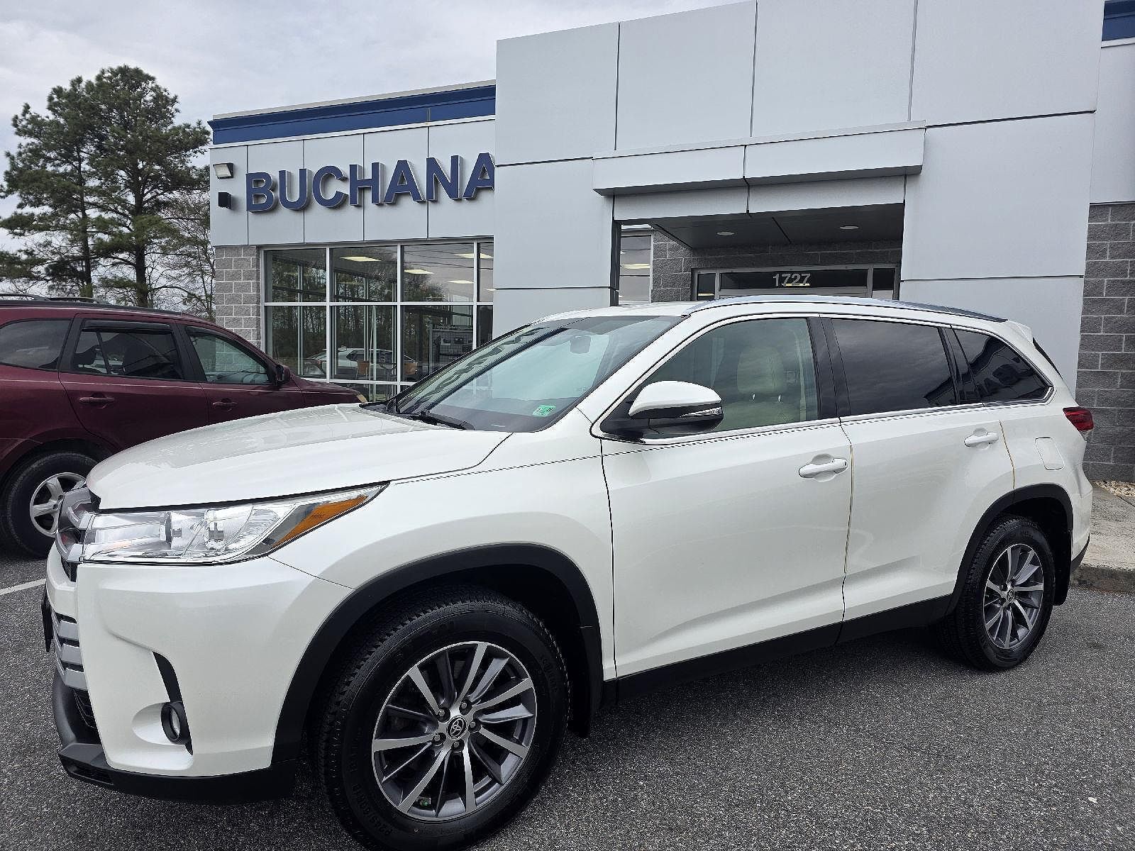 2019 TOYOTA Highlander