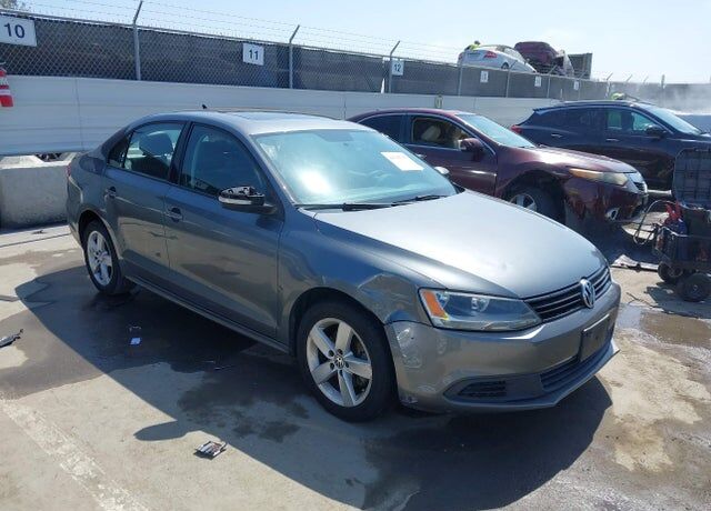 2011 VOLKSWAGEN Jetta