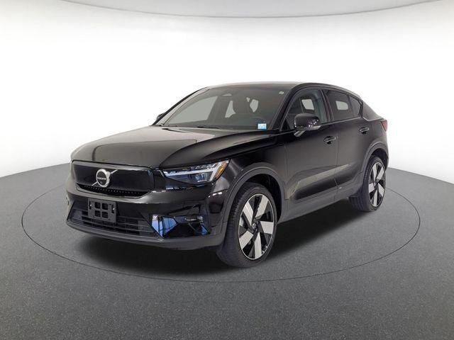 2023 VOLVO C40