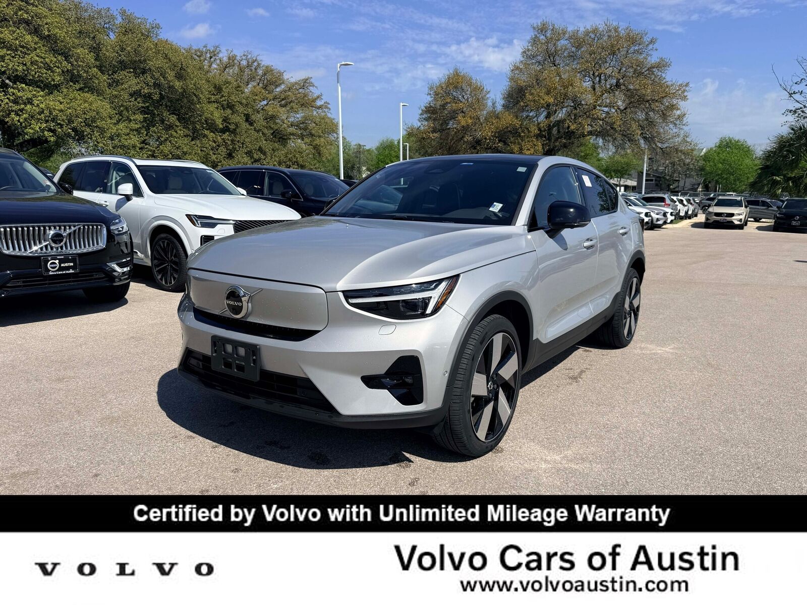 2023 VOLVO C40