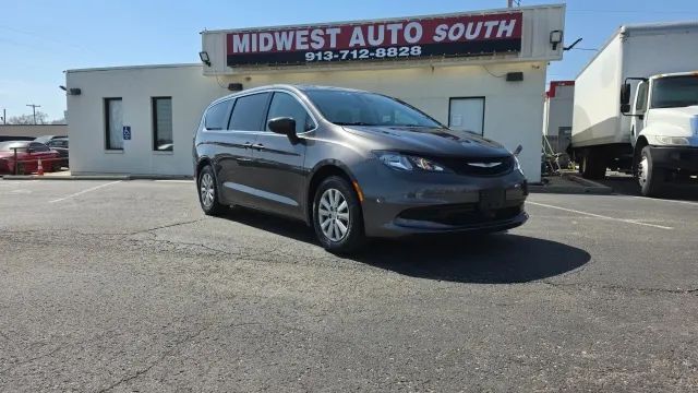 2021 CHRYSLER Voyager