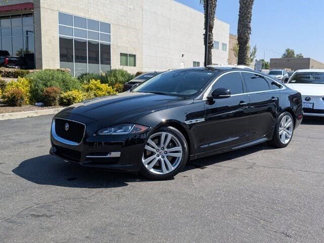 2019 JAGUAR XJ