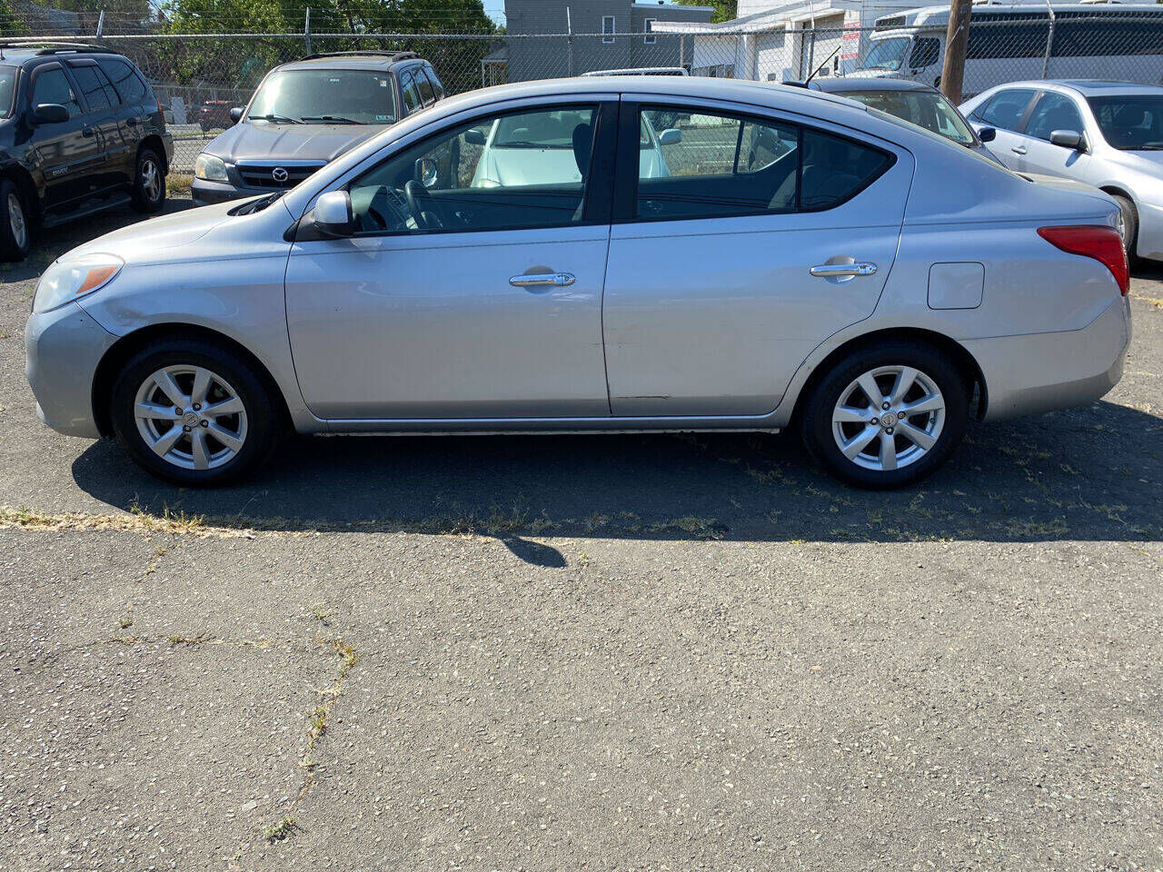 2012 NISSAN Versa