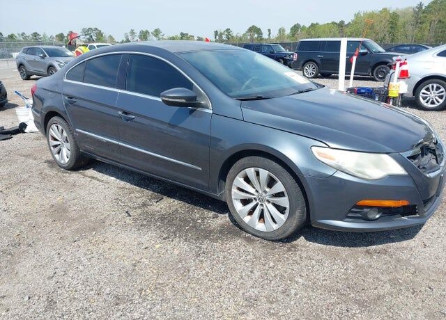 2010 VOLKSWAGEN Passat