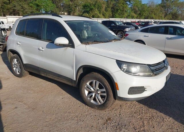 2016 VOLKSWAGEN Tiguan