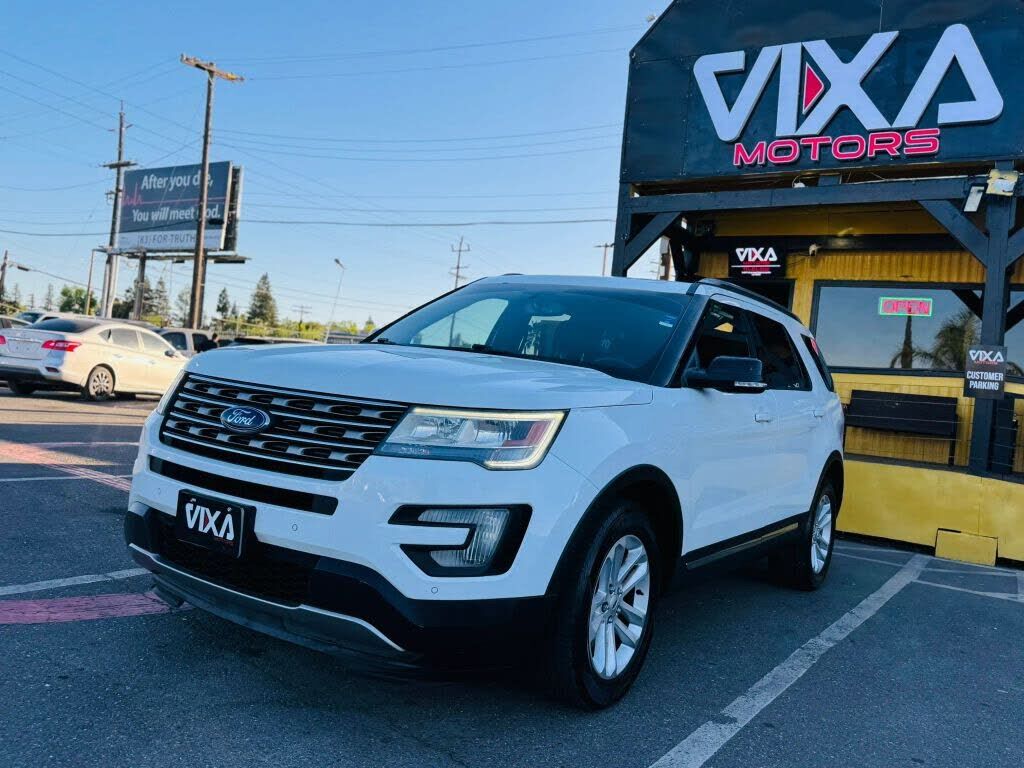 2017 FORD Explorer