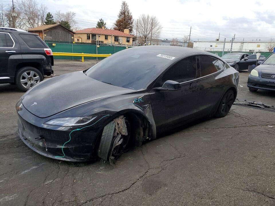 2025 TESLA Model 3