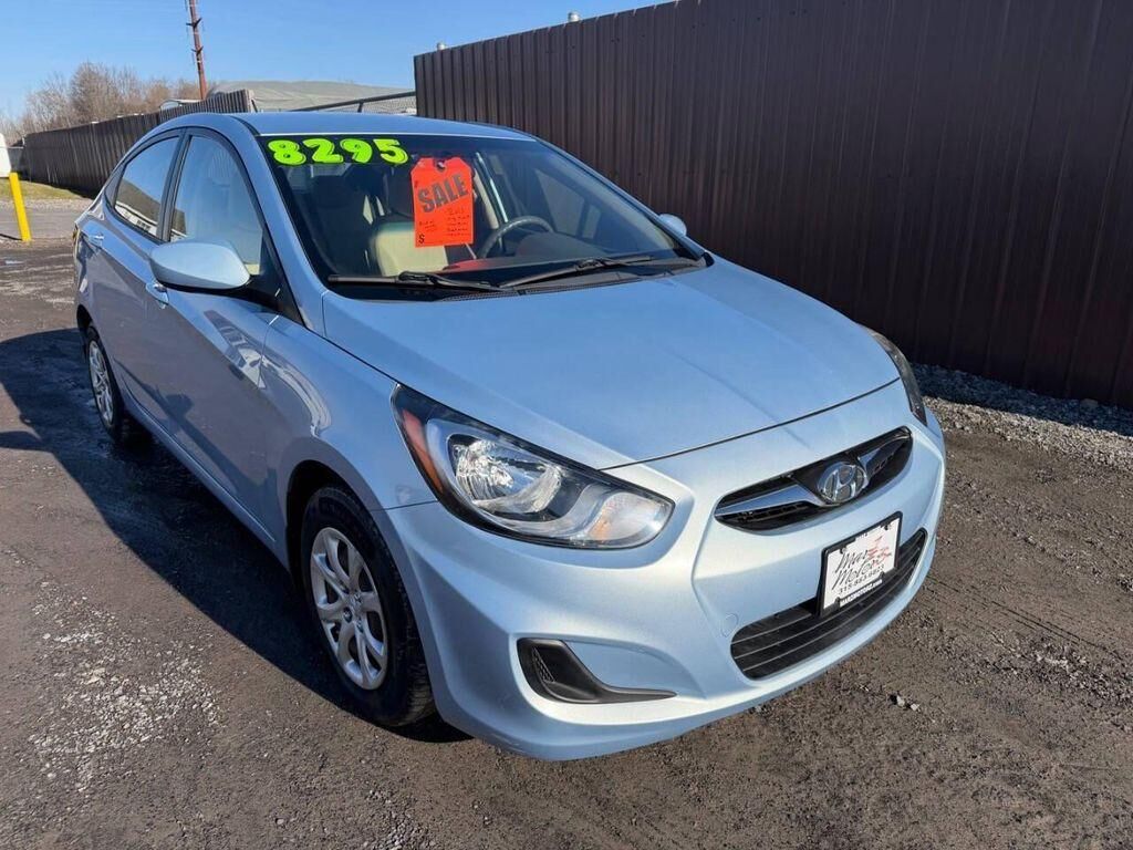 2013 HYUNDAI Accent