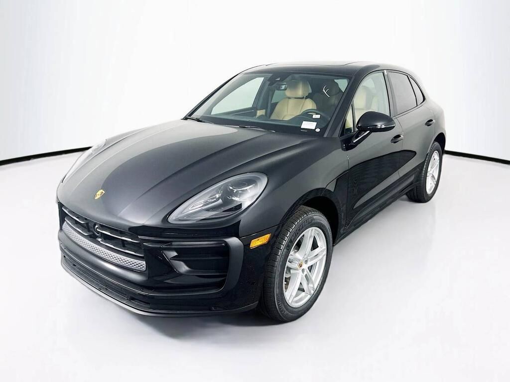 2026 PORSCHE Macan