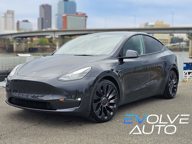 2024 TESLA Model Y