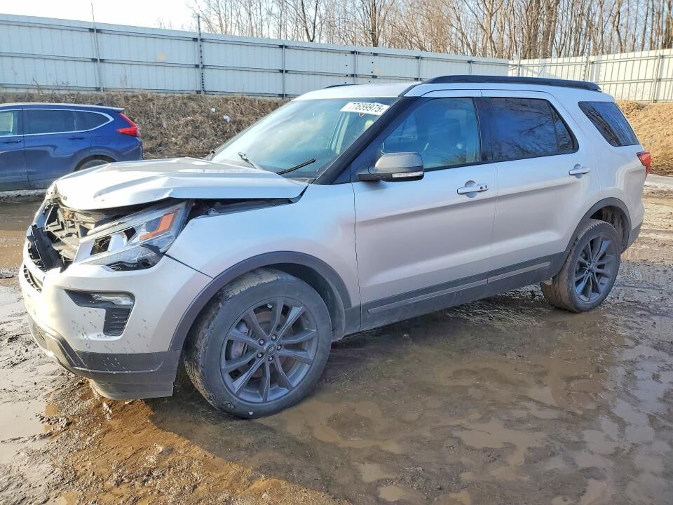 2018 FORD Explorer