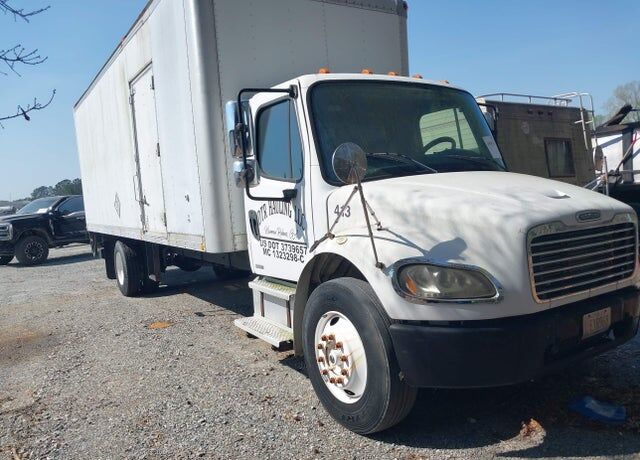 2004 FREIGHTLINER M2