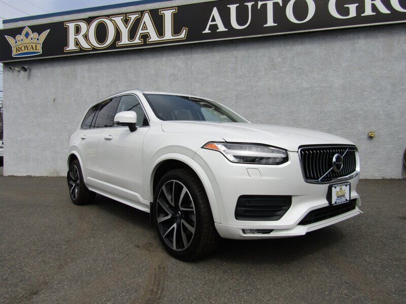 2022 VOLVO XC90