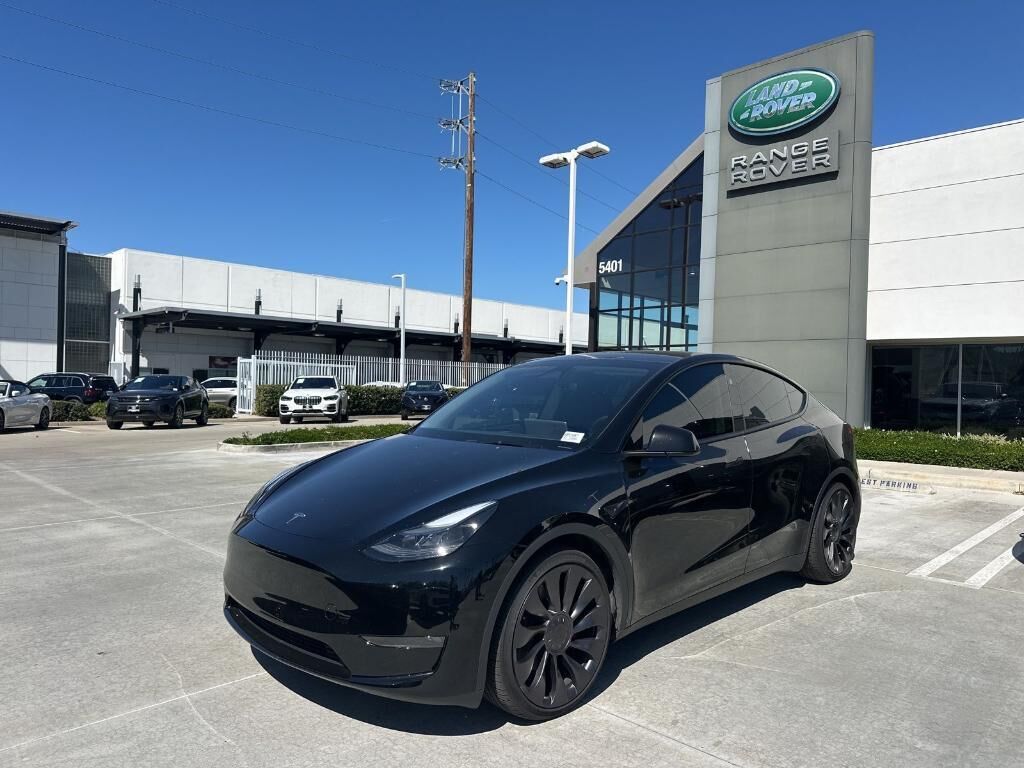 2024 TESLA Model Y