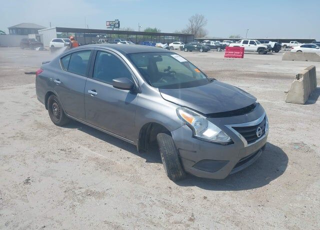 2016 NISSAN Versa