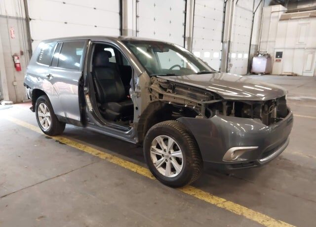 2013 TOYOTA Highlander