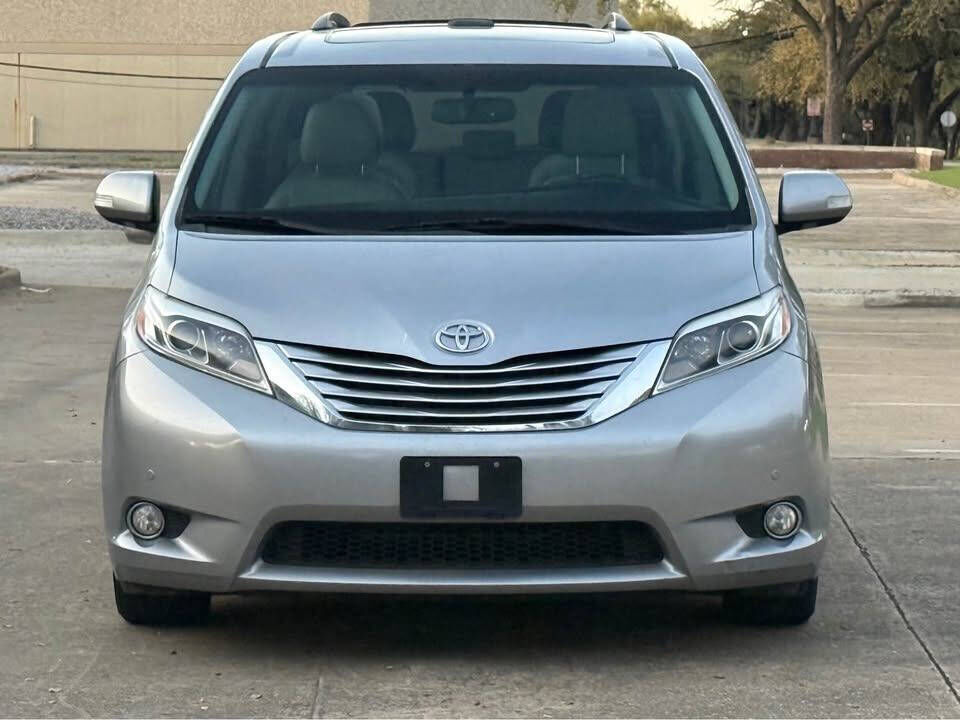 2015 TOYOTA Sienna