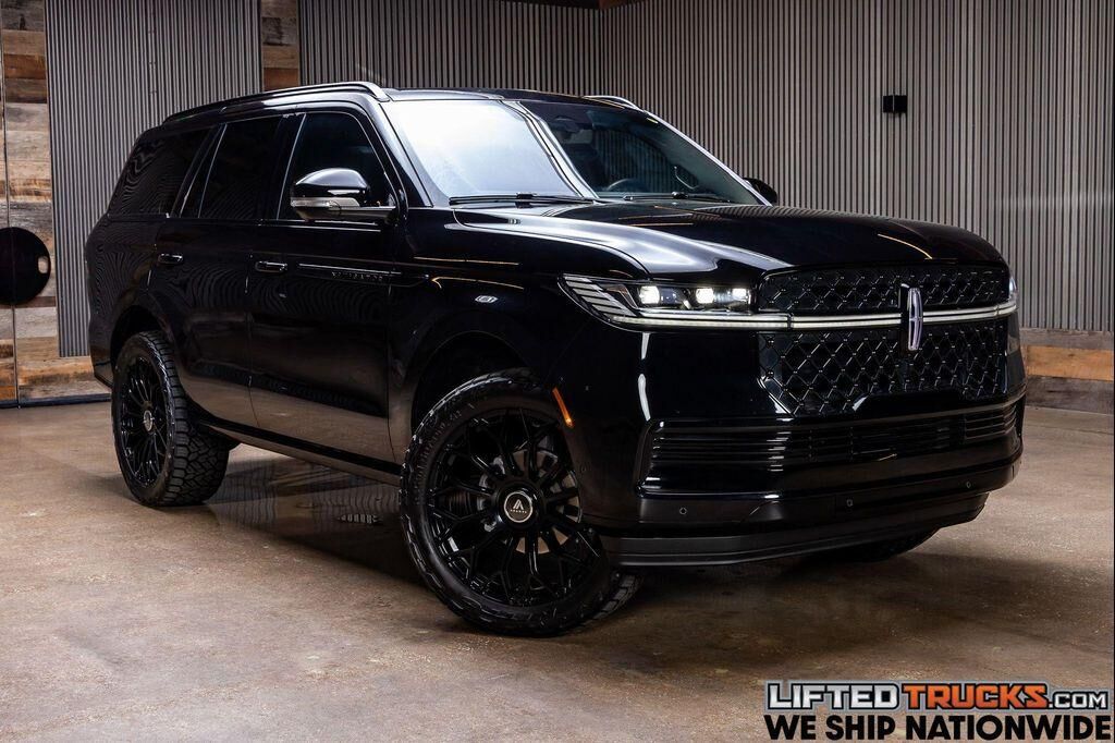 2025 LINCOLN Navigator