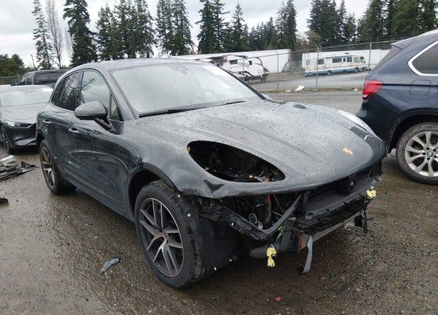 2023 PORSCHE Macan