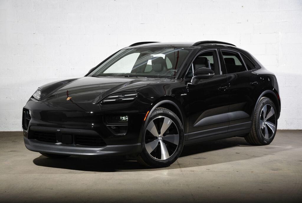 2026 PORSCHE Macan